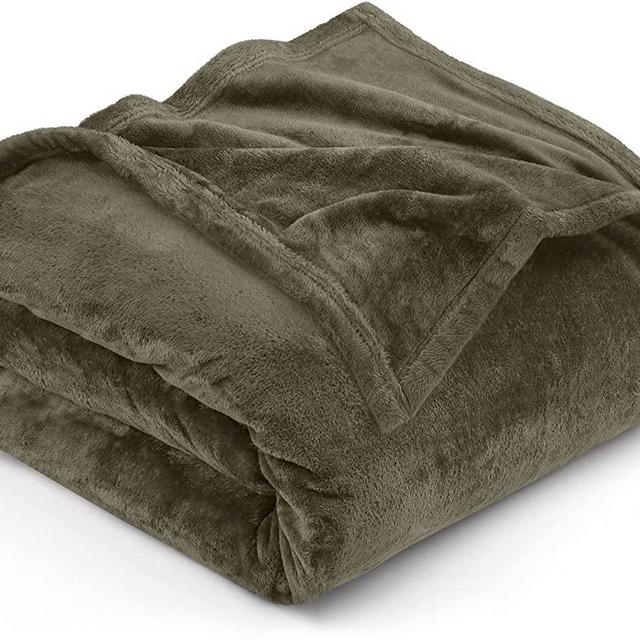 Utopia Bedding Fleece Blanket Queen Size Brown 300GSM Luxury Fuzzy Soft Anti-Static Microfiber Bed Blanket (90x90 Inches)