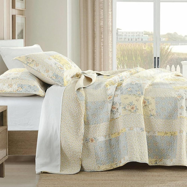 FineStichery Oversized Quilt Bedspread 128"x120" - 100% Cotton Cal King Bedspreads, Lightweight Reversible Floral Quilt, Farmhouse XL Bed Spreads Coverlet Sets with Pillow Shams, Yellow/Beige