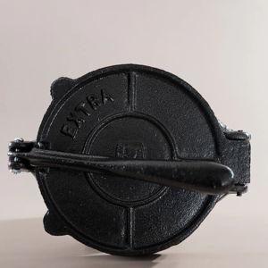 Tortilla Press (Obsidian) – Authentic Mexican Cast Iron Tortilla Press