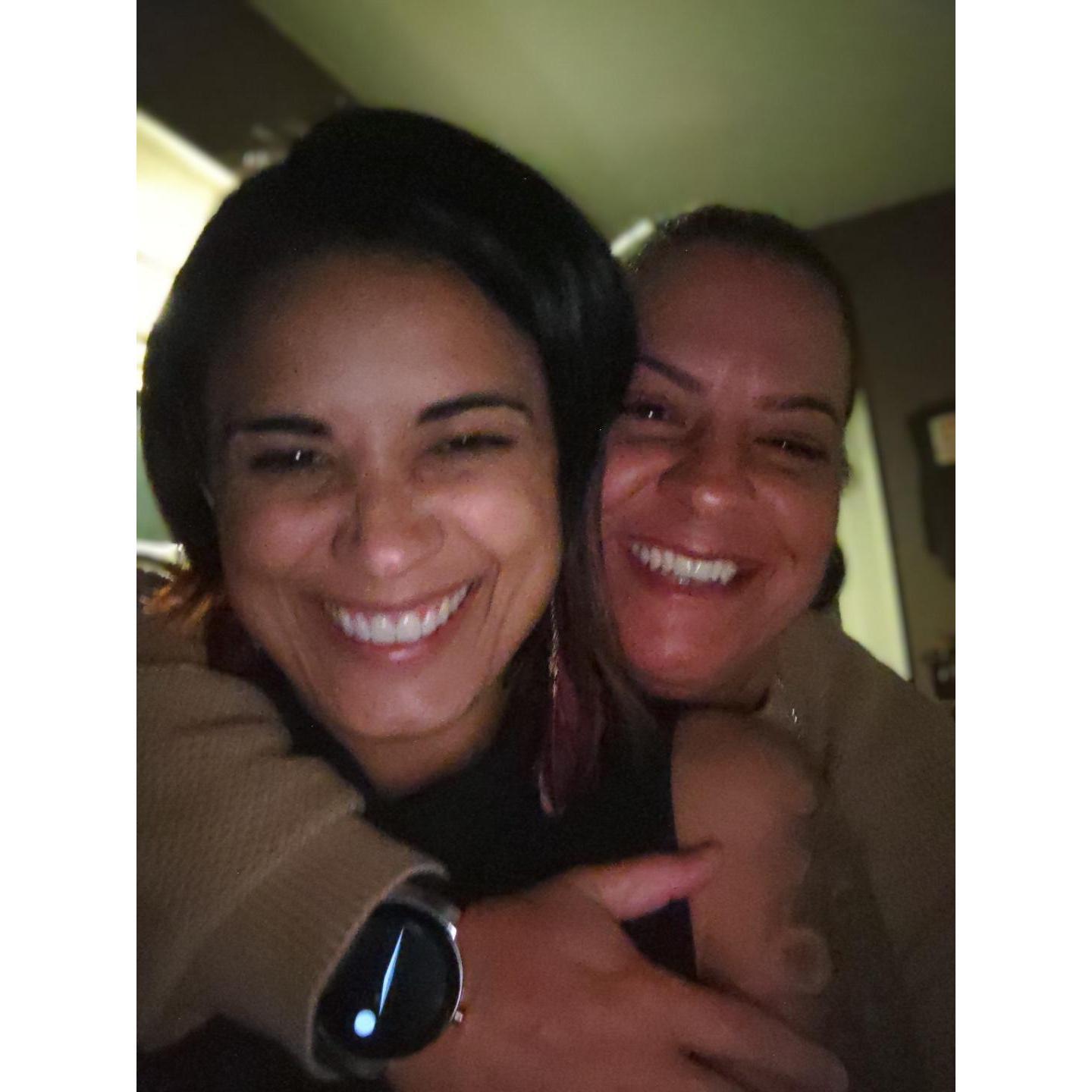 The first picture we sent someone (Yalanda) to tell about "us" ;)