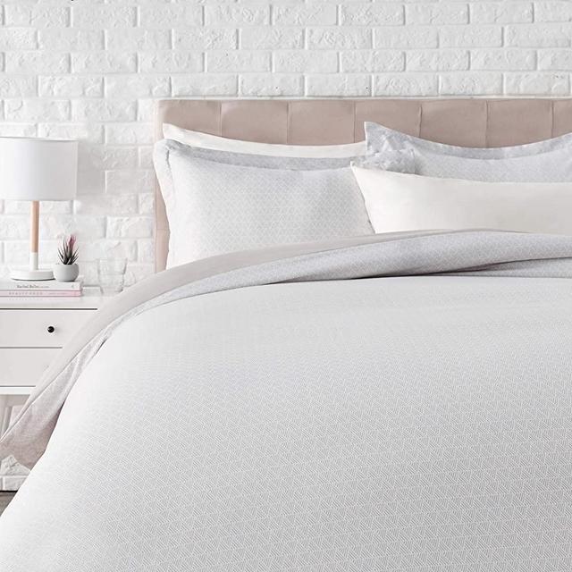 Amazon Basics Light-Weight Microfiber Duvet Cover Set with Zipper Closure - Full/Queen, Grey Crosshatch