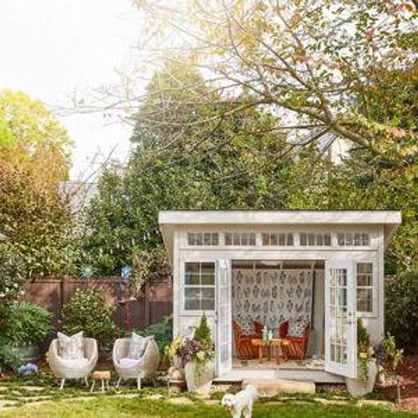 Amanda's Craft and Library Oasis