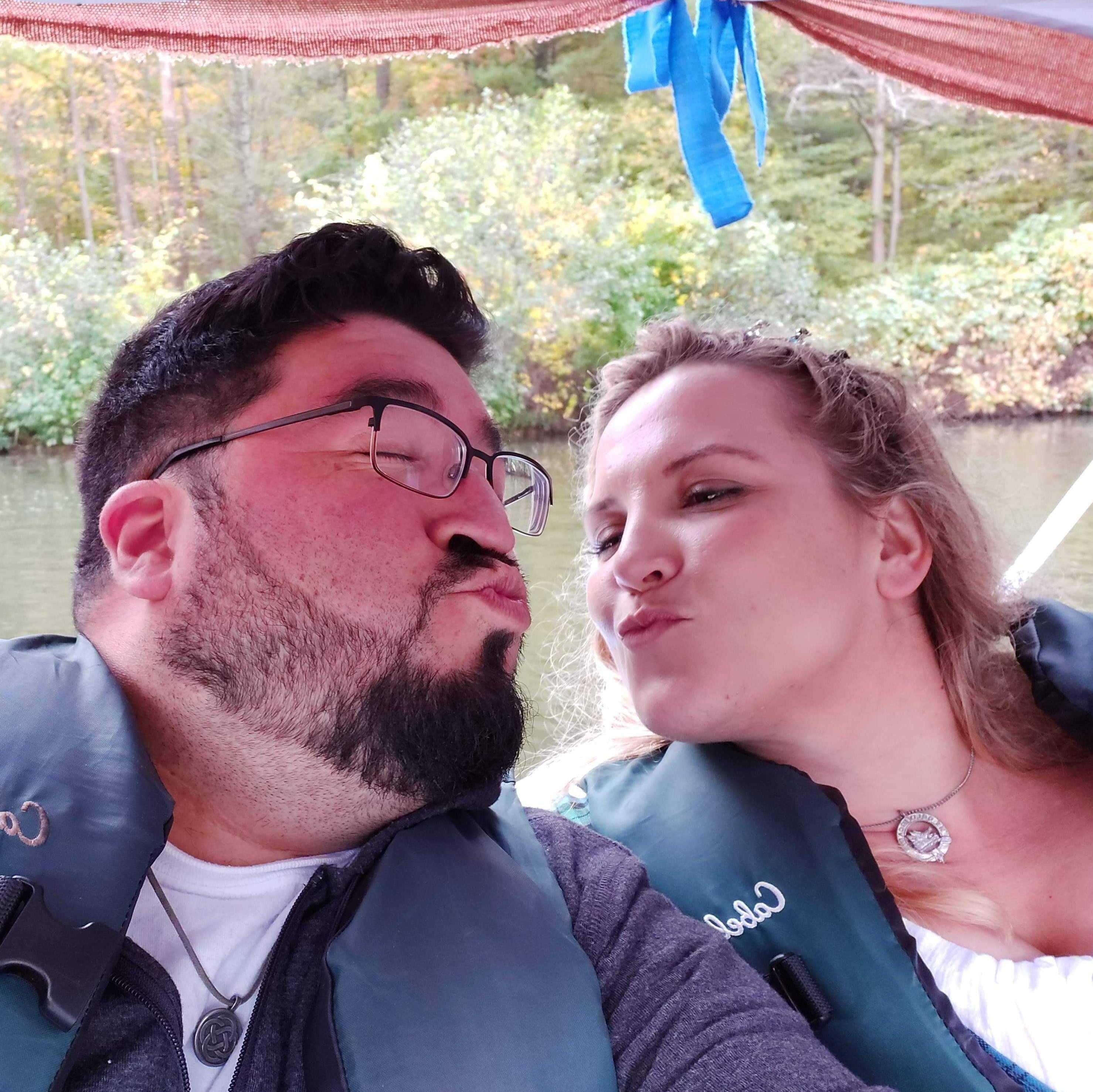 Kiss under the bridge