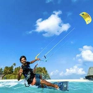 Honeymoon: Kitesurfing lesson