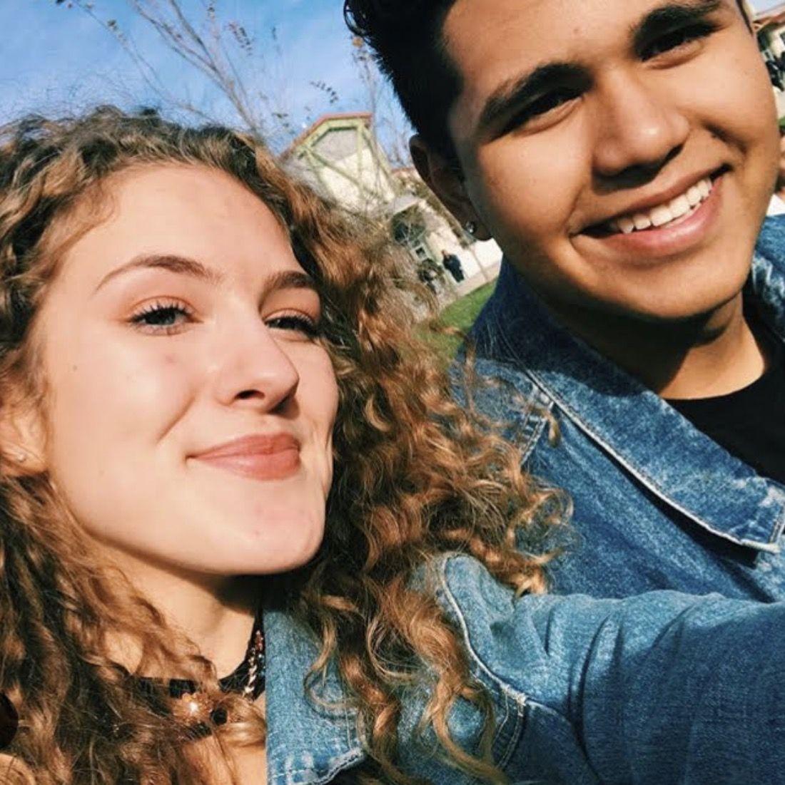 Lovebirds in school / La pareja en la secundaria (2018)