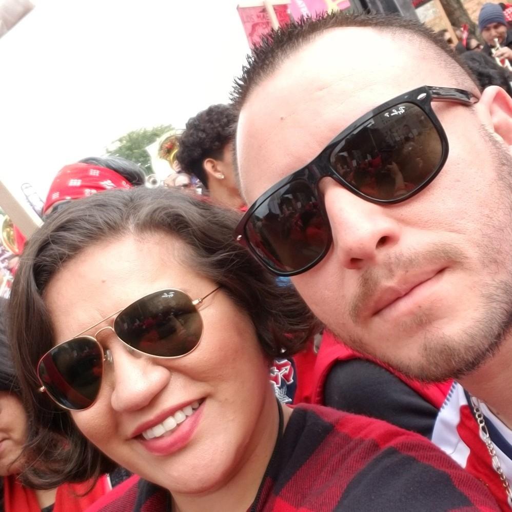 Alex supporting Apol at a UTLA rally. Teacher on Strike January 2019
Alex apoyando a Apol en un mitin de UTLA. Maestra en huelga de enero de 2019