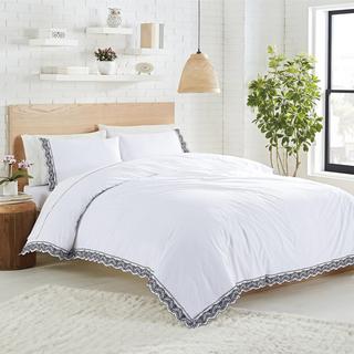Scallop Embroidered 3-Piece Comforter Set