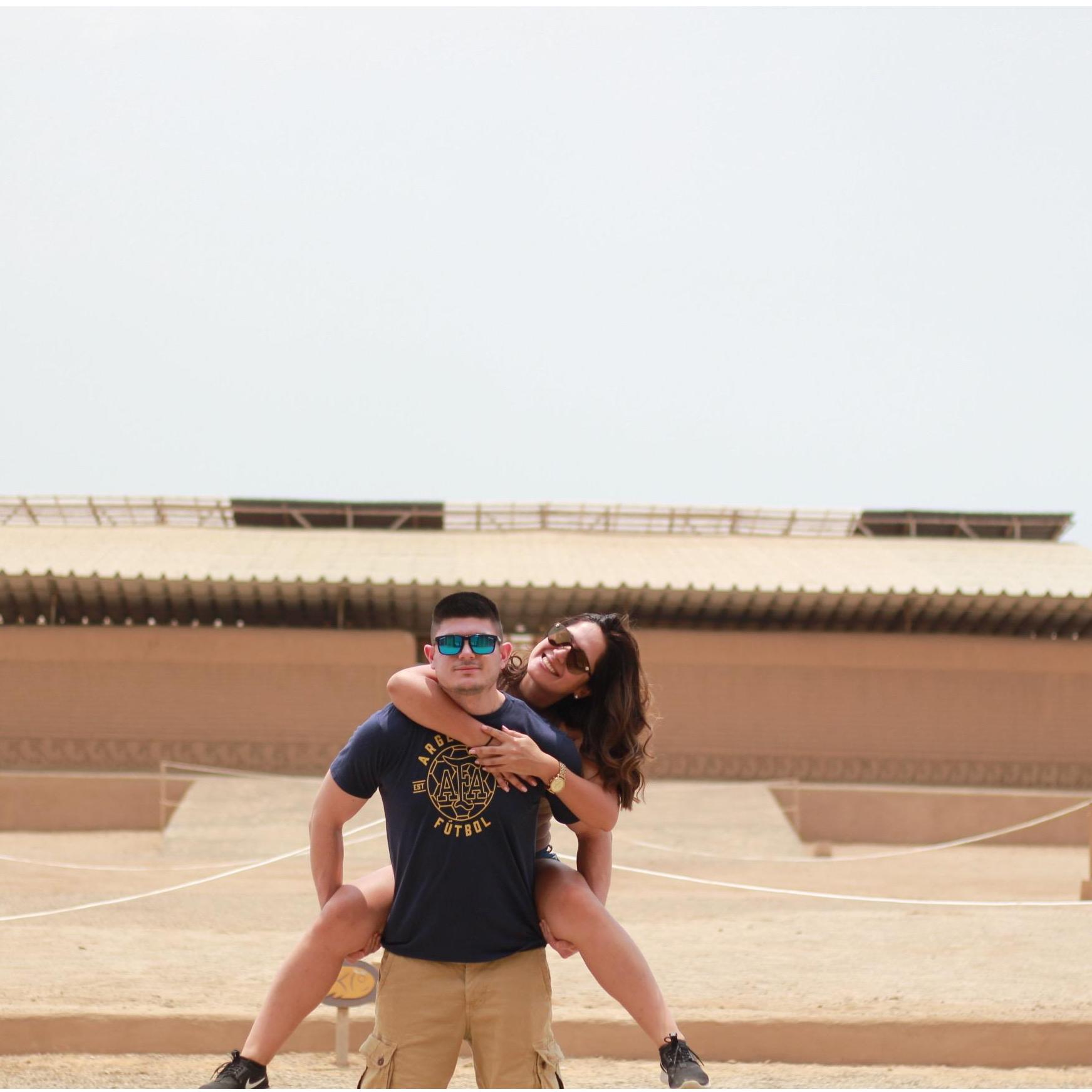 Jon's first time visiting Trujillo, Peru / La primera vez que Jon visitó Perú