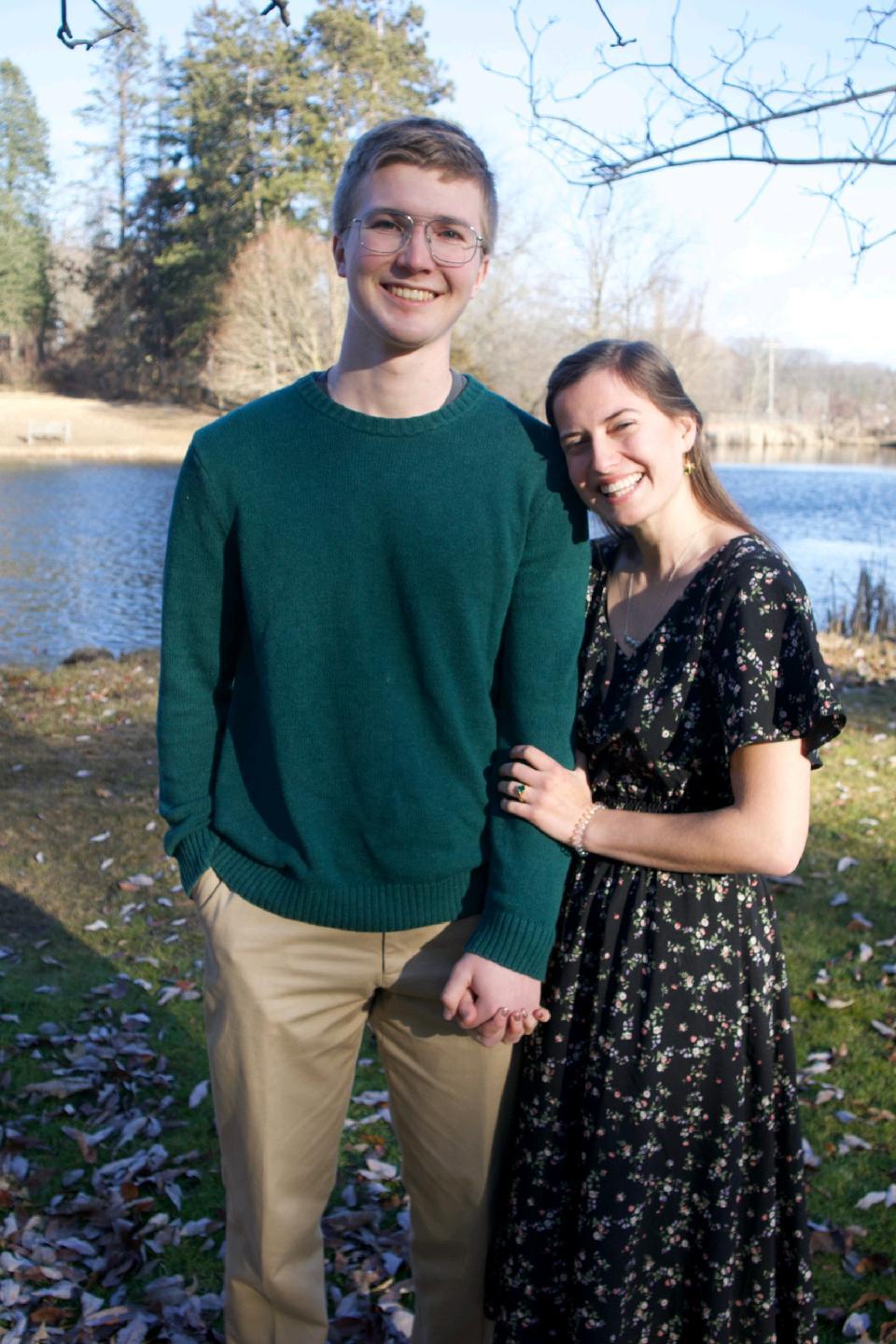 The Wedding Website of Lizzy Hoppel and Peter Harrigan