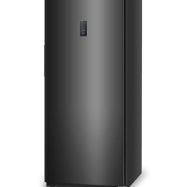 BLACK+DECKER 14 Cu. Ft. Convertible Freezer Refrigerator, Upright Freezer with Glass Shelves, ENERGY STAR rated, Frost Free, BUC1400XB, Black