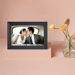 Aura- Frames Carver Digital Photo Frame