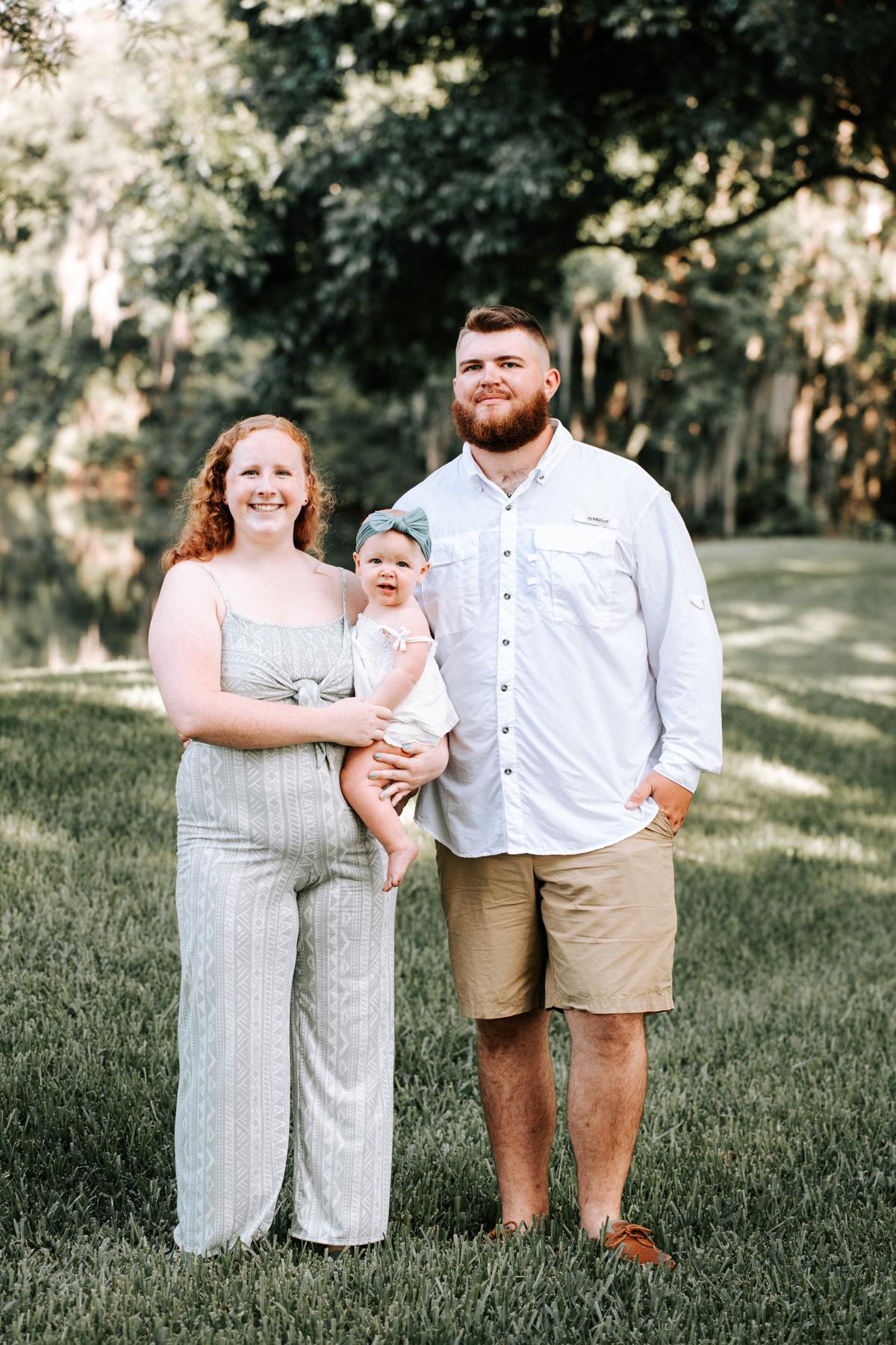 Our first family photo session! 🫶🏻🥹