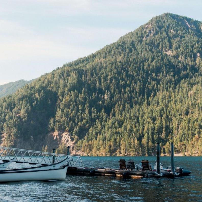 On Saturday before the ceremony, kayaks will be available! The dock will be open for seating for the entirety of the weekend.