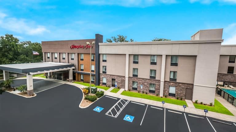 The Wedding Website of Amanda Salles and Jordan Correia