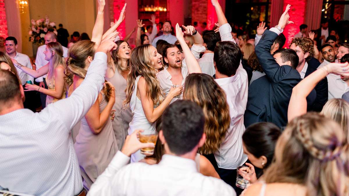 Active Entertainment | Wedding Bands & DJs | Cost, Reviews & Photos | Zola