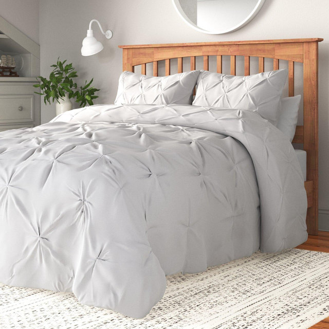 Ulloa Andover Mills Comforter Set