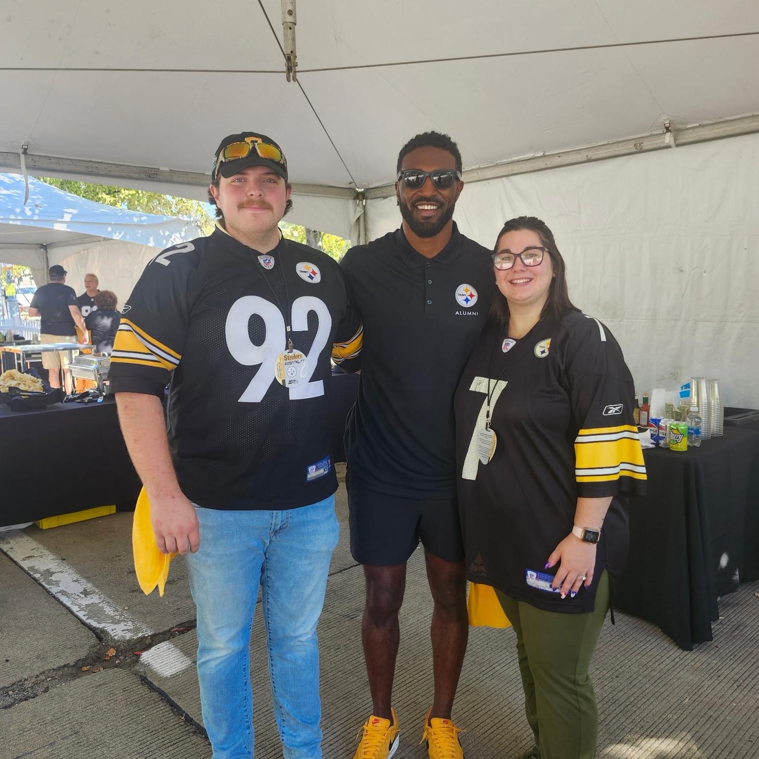 Dylan and Hannah Went to Their First Steelers Game Together For Hannah`s Birthday and They Got to Meet the Former Steelers Player Ryan Mundy! On September 14th 2025!