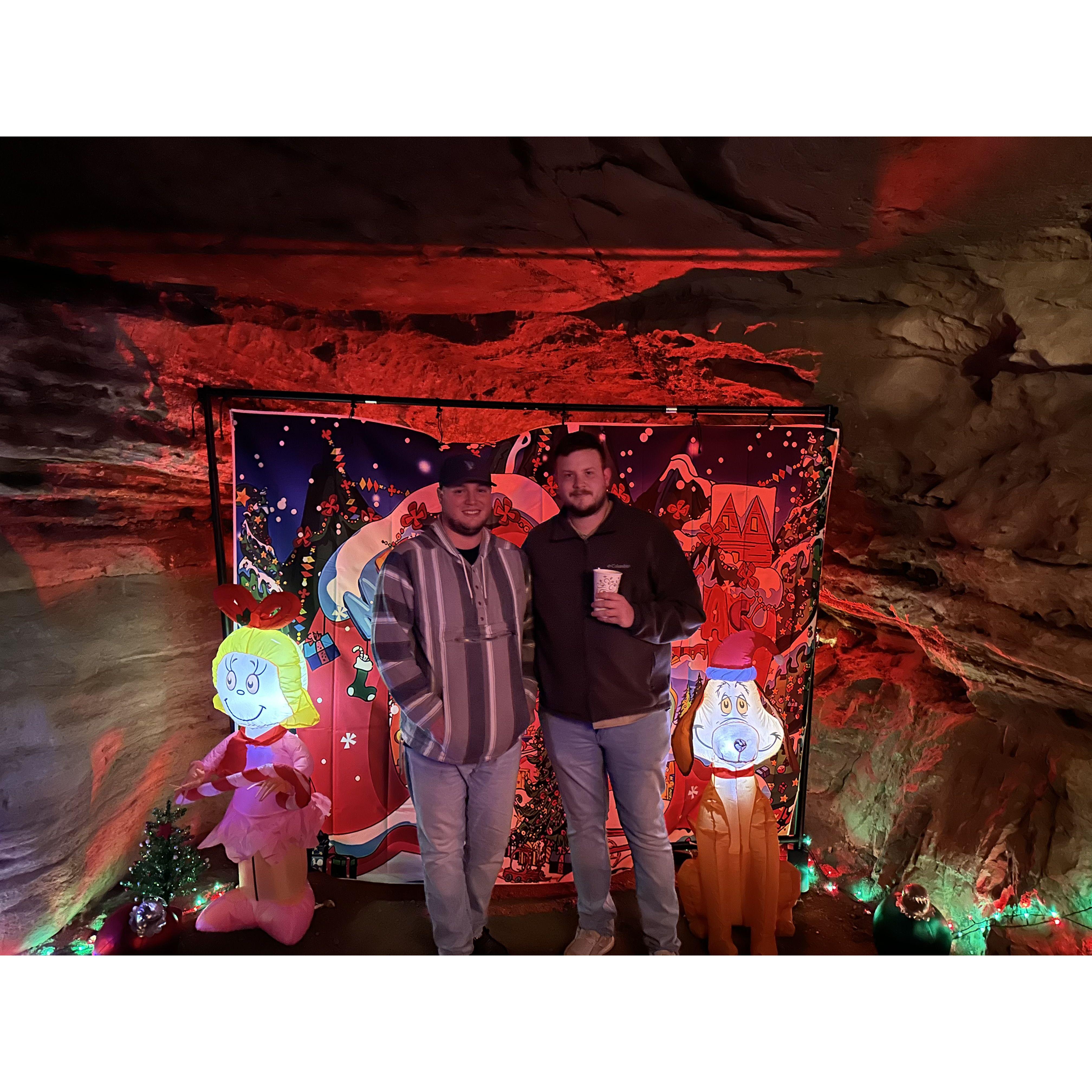 While we snubbed the Grinch when offered a photo, we still made sure to take our own. 😅