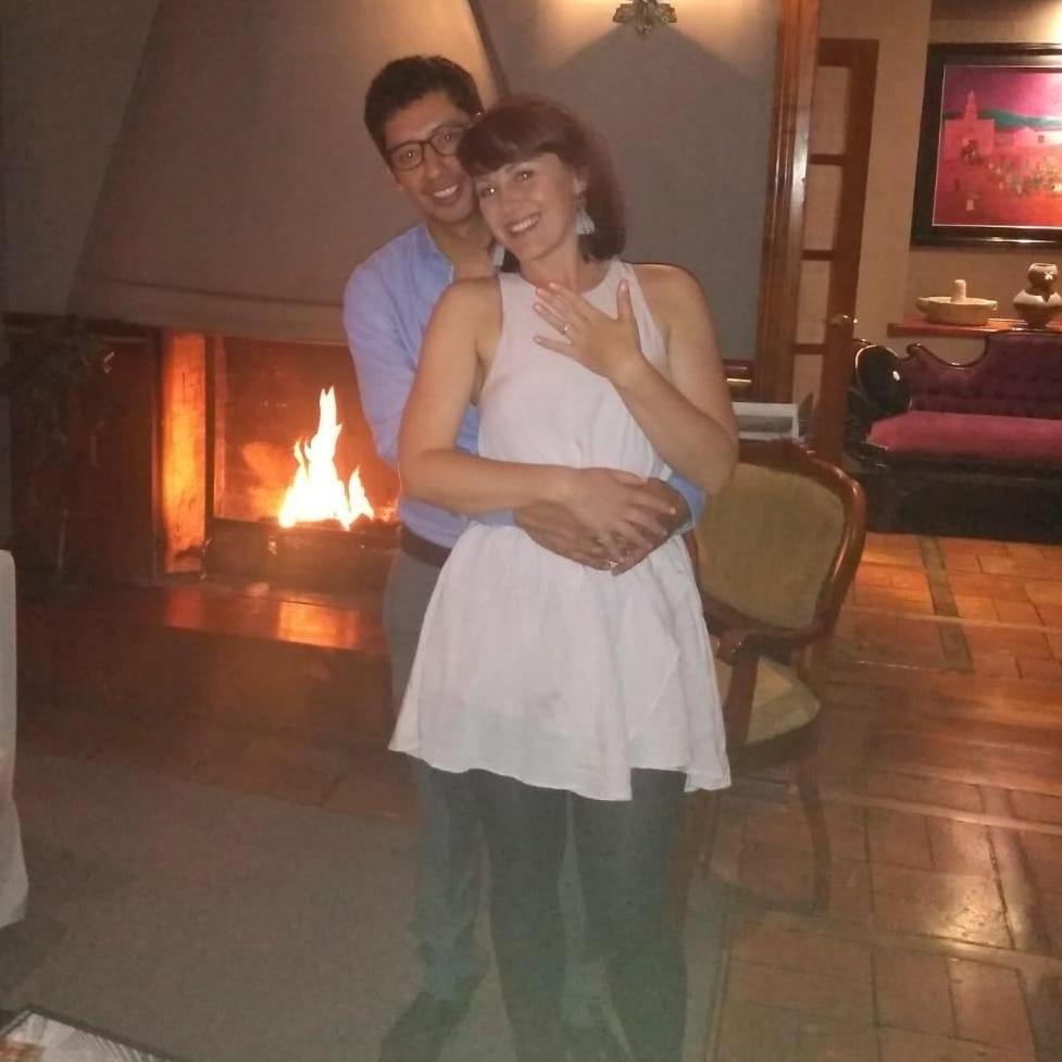 2019: Our engagement wasn't quite traditional - Javi proposed just 2 days before our ceremony! // Nuestro compromiso no fue tradicional - Javi le pidió la mano a Steph sólo 2 días antes de casarnos!