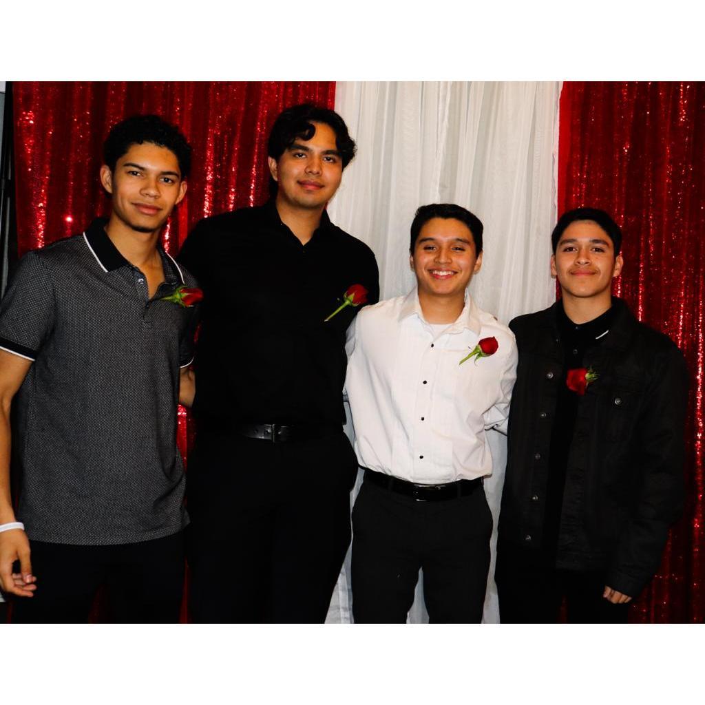 Ricardo and his groomsmen ❤︎