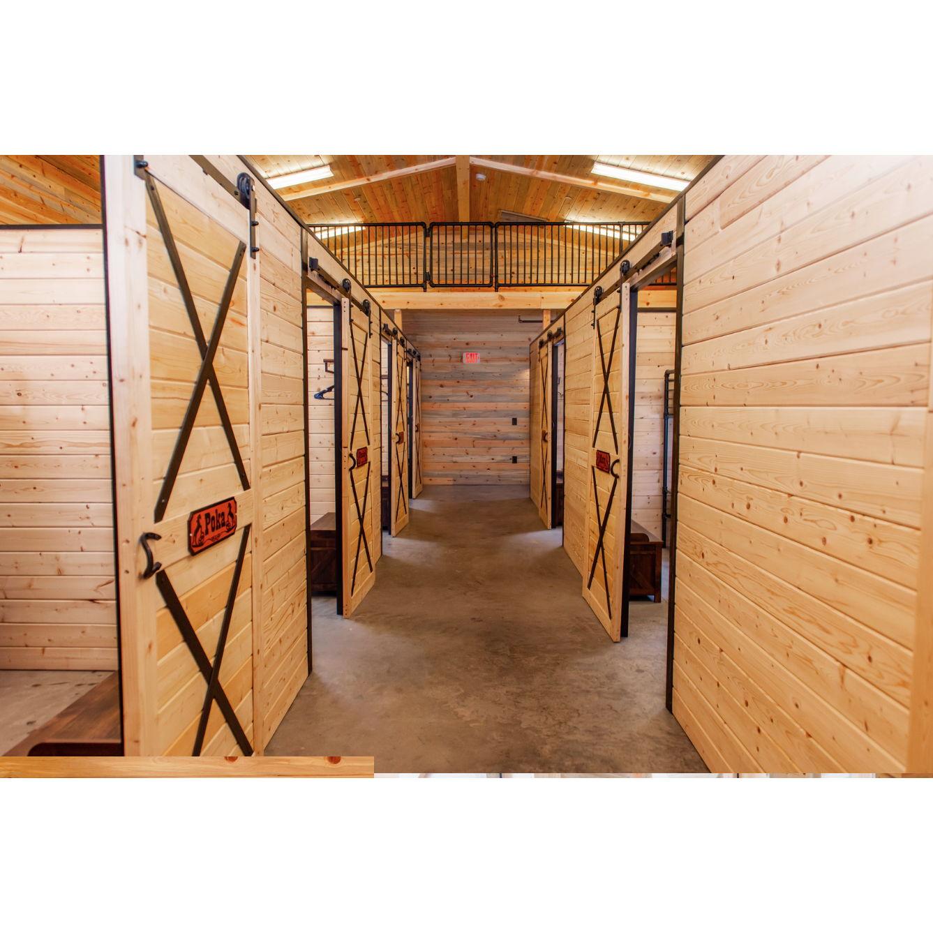 Bunkhouse Stalls