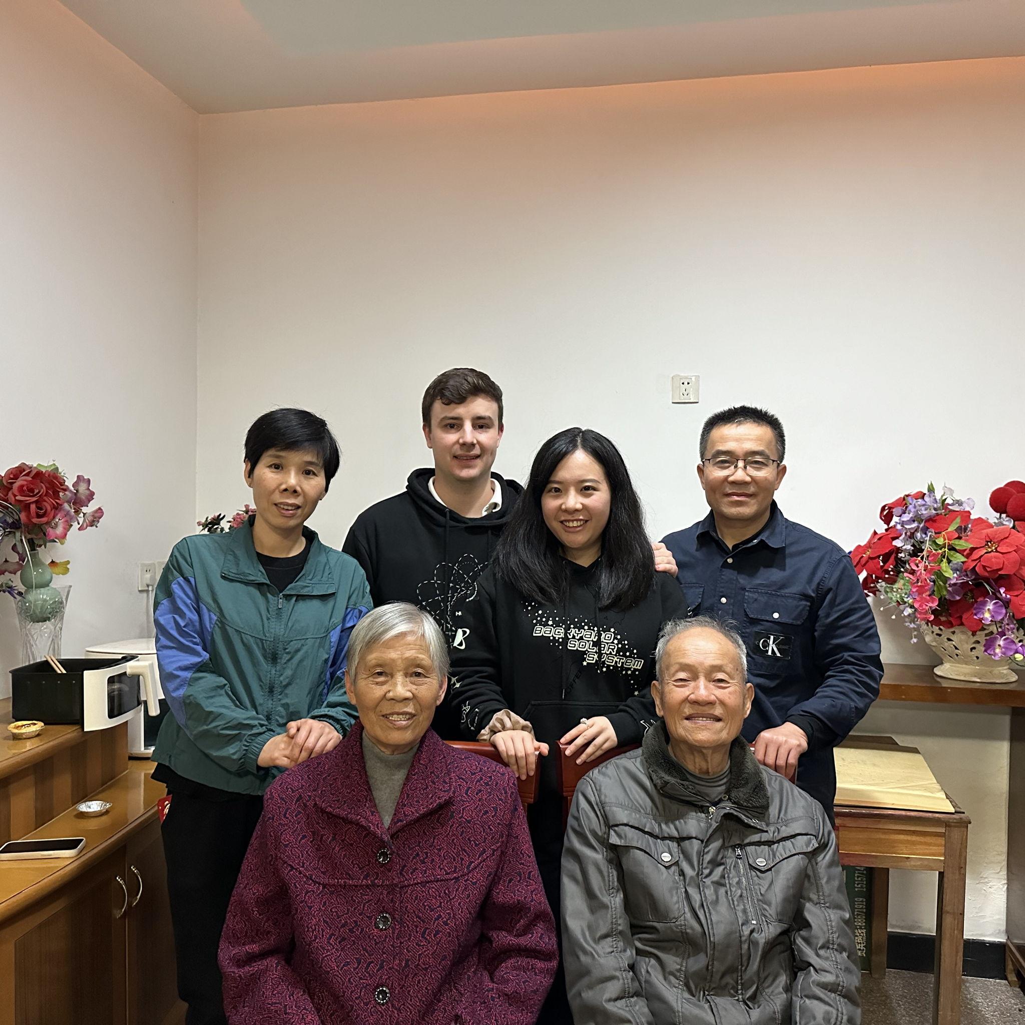 November 2024, Hangzhou, China (中国杭州) - Visiting Lucia's grandparents (Dad's side) out in the countryside. Every one brought their A-game to the food!