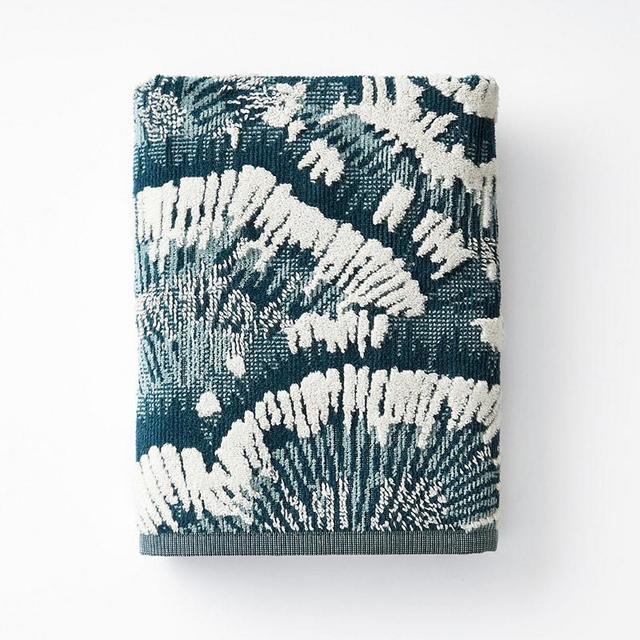 Flower Jacquard Reversible Bath Towel