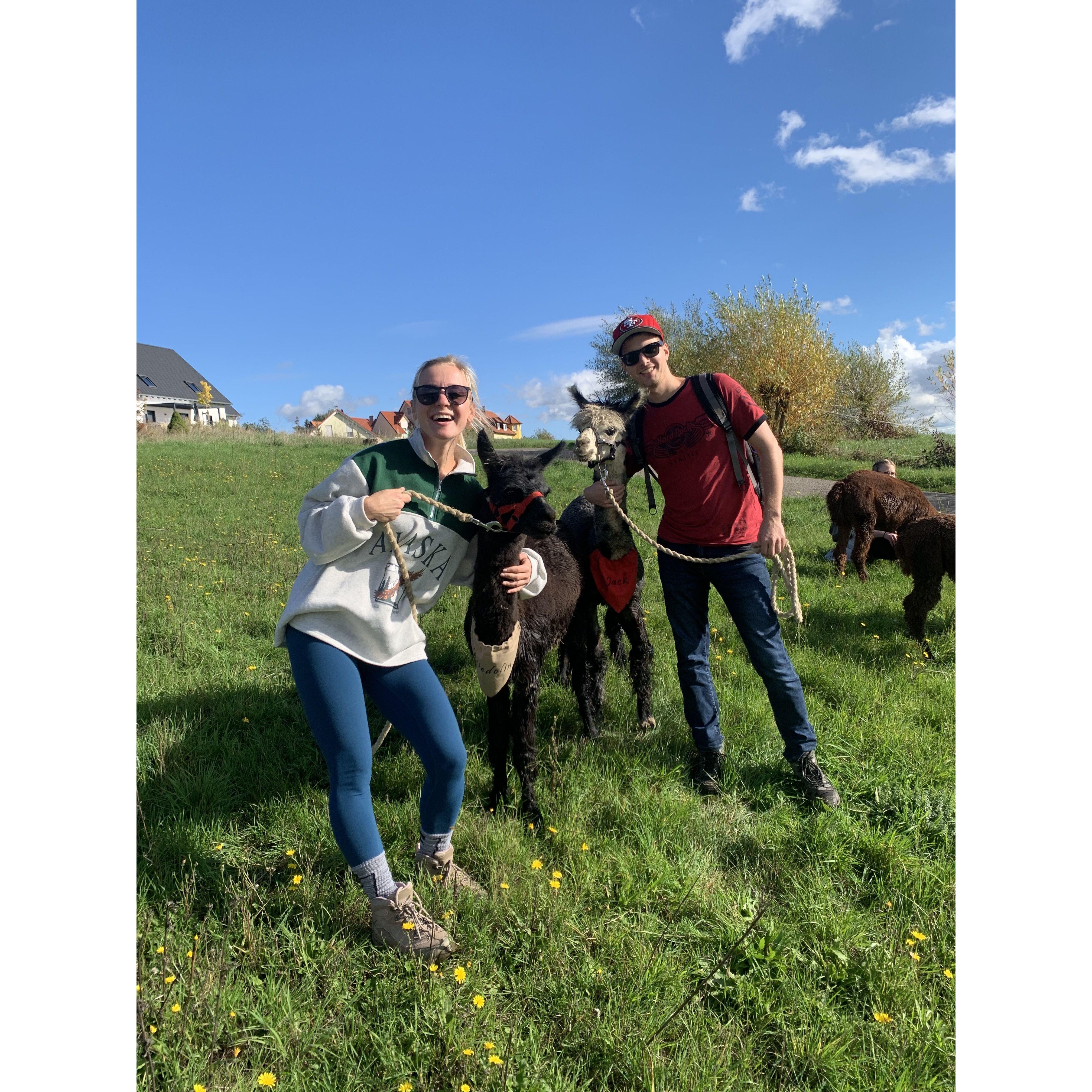 The one when we went on a walk with another family / Эпизод прогулки с другой семьей / Das eine als wir mit einer anderen Familie spazieren gingen