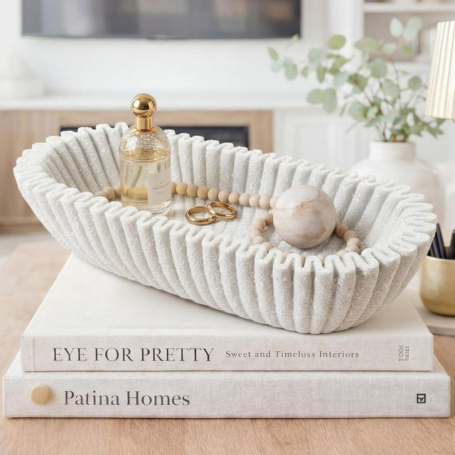 Gandeer Large Decorative Bowl for Home Decor Long Dough Bowls for Entry Way Coffee Table Decor Centerpiece White Ruffle Scalloped Resin Bowl for Kitchen Counter Farmhouse Entryway Stylish Key Storage