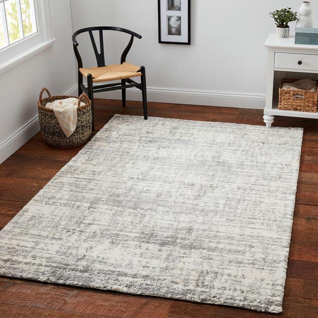 O&O by Olivia & Oliver™ Sloane 5'3 x 7' Area Rug in Grey