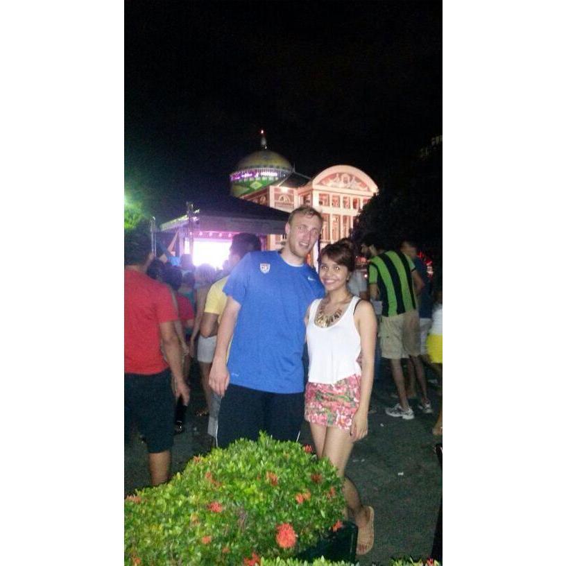 Probably the first picture we took together right after we met.
Nossa primeira fota juntos! Awn