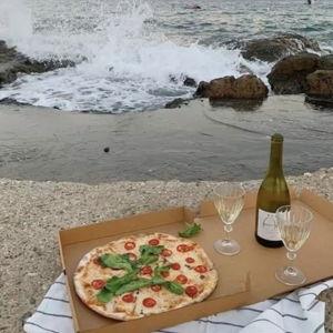 Italy: Beach Pizza Date for Two