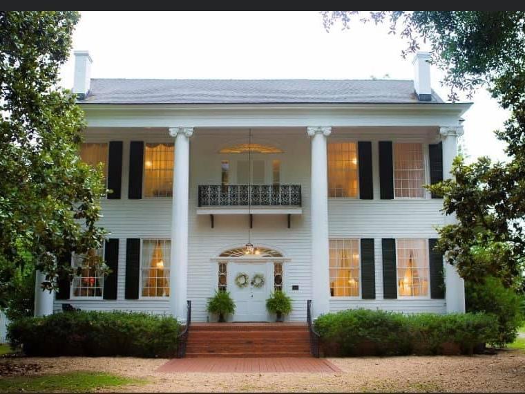 The Wedding Website of Hunter Bradley Deaton and Taylor Michelle Swofford