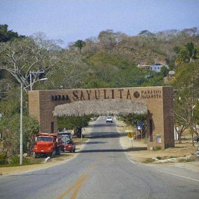 When heading into Sayulita you'll turn left towards the Pemex gas station. Once you turn you'll see the grand arch. Pass under the arch and make a right at the first turn.