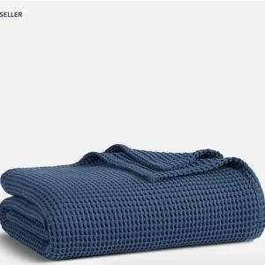 Dreamweave Waffle Blanket in color "Abyss"