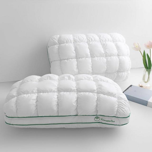 YOUR MOON Fluffy Support Bed Pillow Queen Size Set of 2, Super Soft Premium Down-Alternative Filling for Sleeping, Luxury Hotel Quality Bed Pillows for Side Sleeper (White)