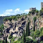 Rocher et grottes troglodytes de Cotignac