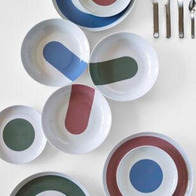 Atelier Porcelain Dinnerware - Set of 18
