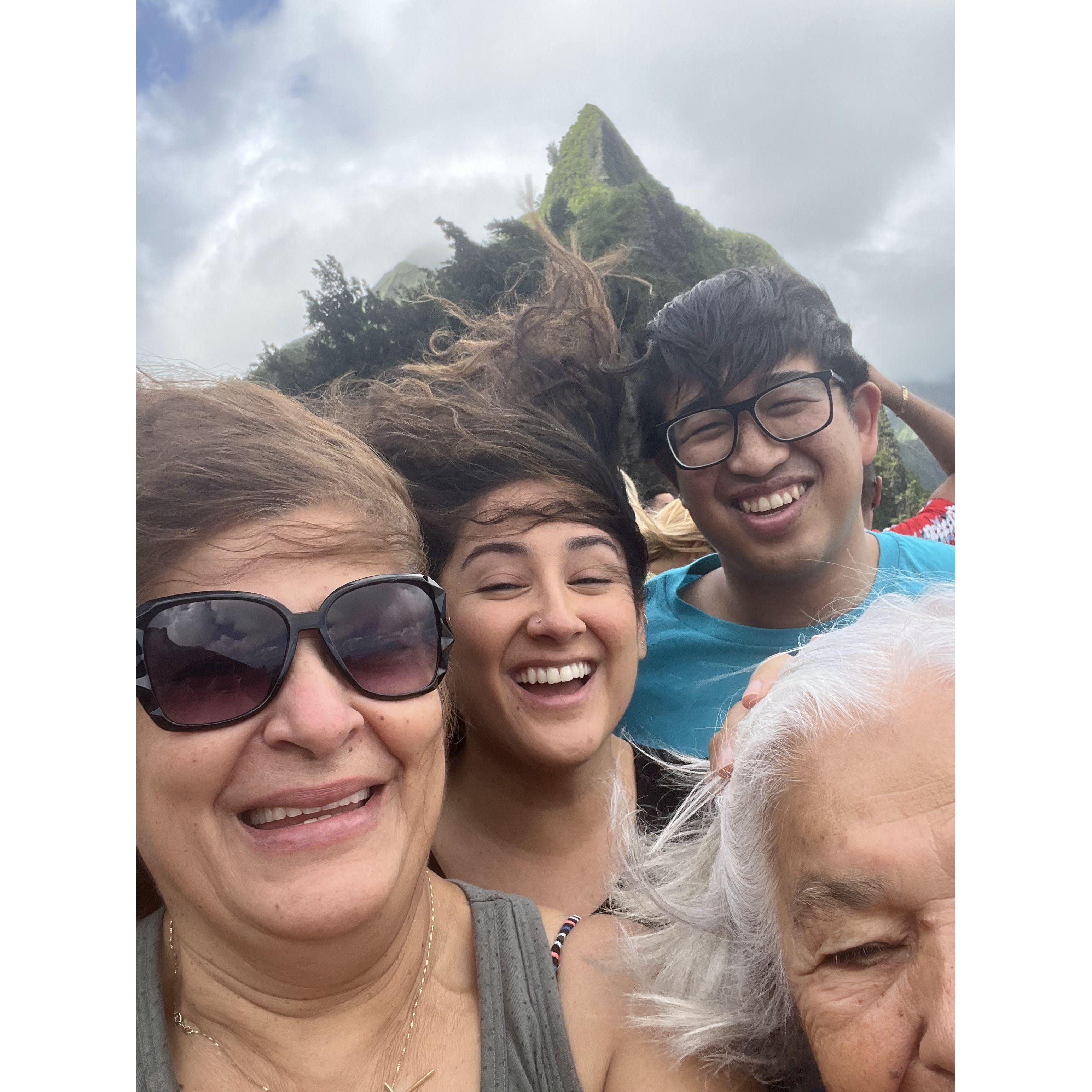 Hawaii with my (Thania's family) 2022