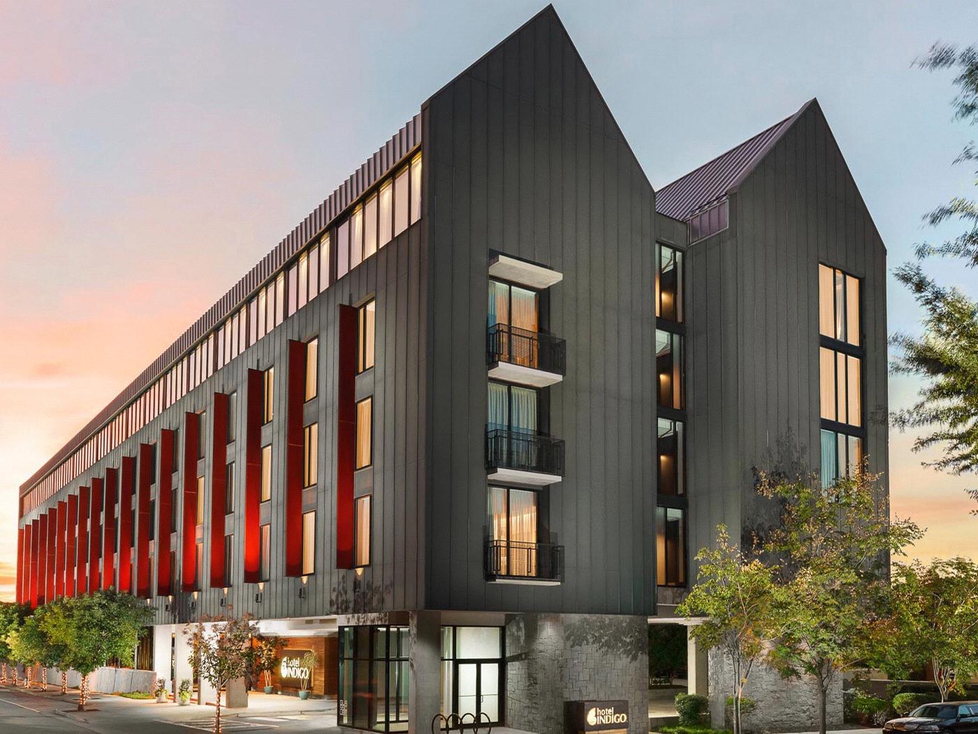 The Wedding Website of Taylor Hall and Dylan Kemp