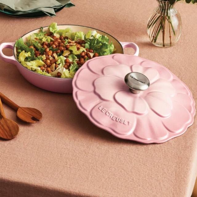 Signature Petal Braiser Shell Pink