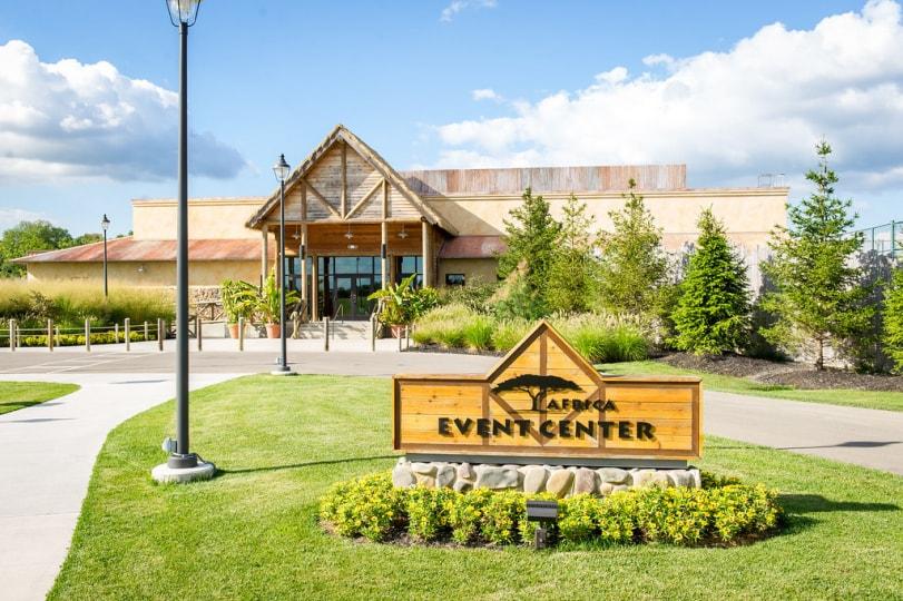 The Wedding Website of Nicole Roberts and Chad Neumeier