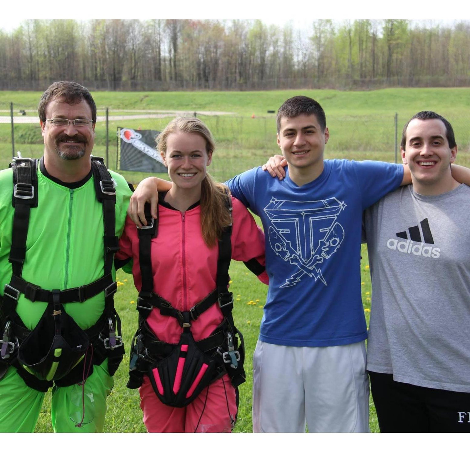 We went skyyyydiving!