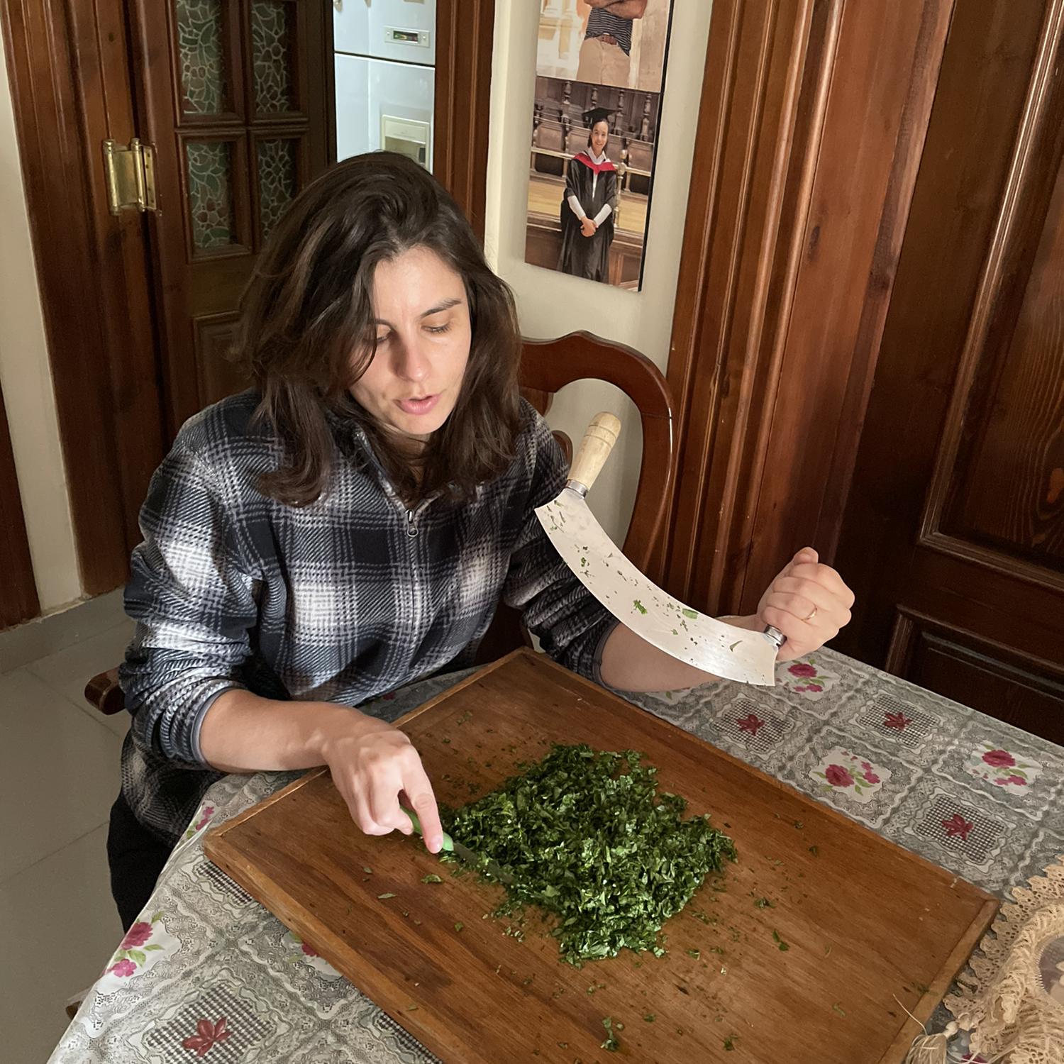 Making molokheya