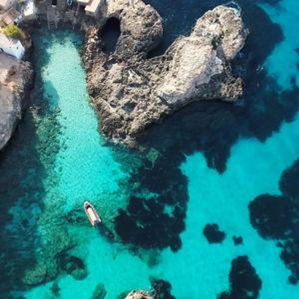 Boat Tour to Cala Marmols & Caló de Moro