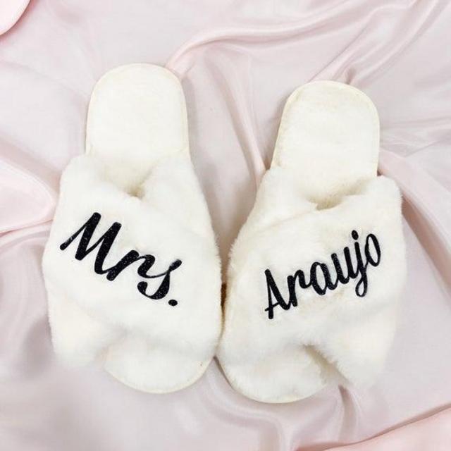 PERSONALIZED Bride Slippers Bridesmaid Slippers Babe Bachelorette Party Slippers Cute Bridesmaid Gifts Bride Gift Wedding Christmas gifts