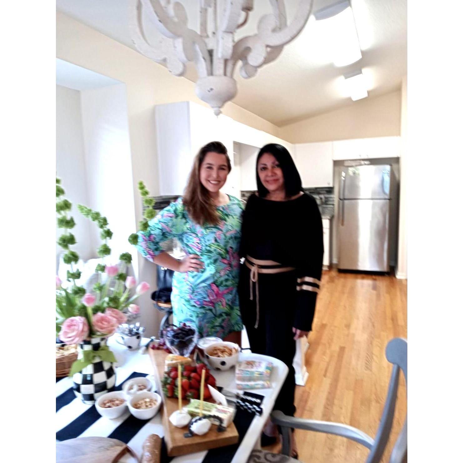 My Nina surprising me at my Housewarming 😘