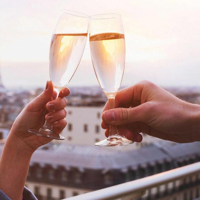 A bottle of champagne to celebrate!