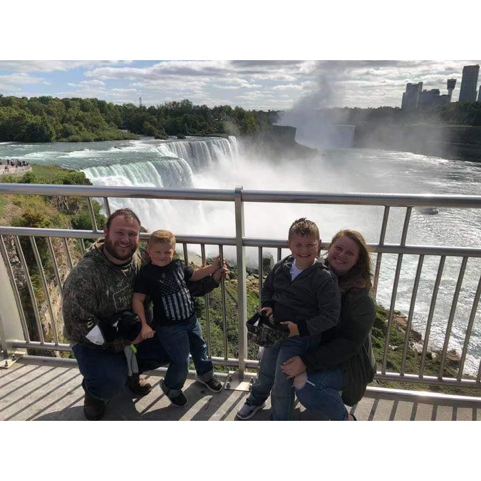 Our first trip to Niagra Falls with the kids