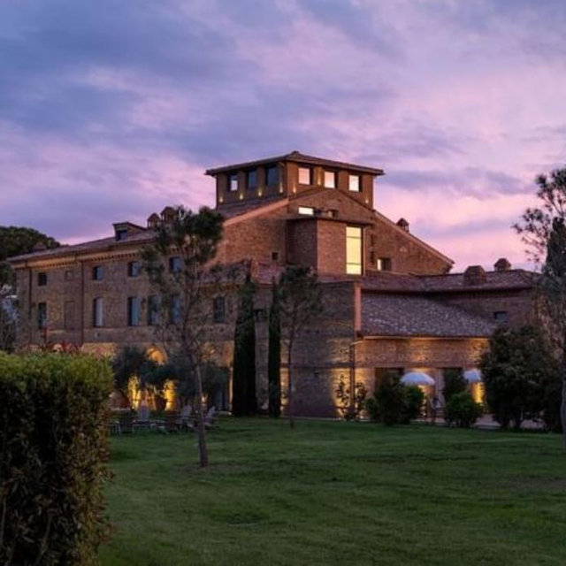 2 nights at hotel in Tuscany